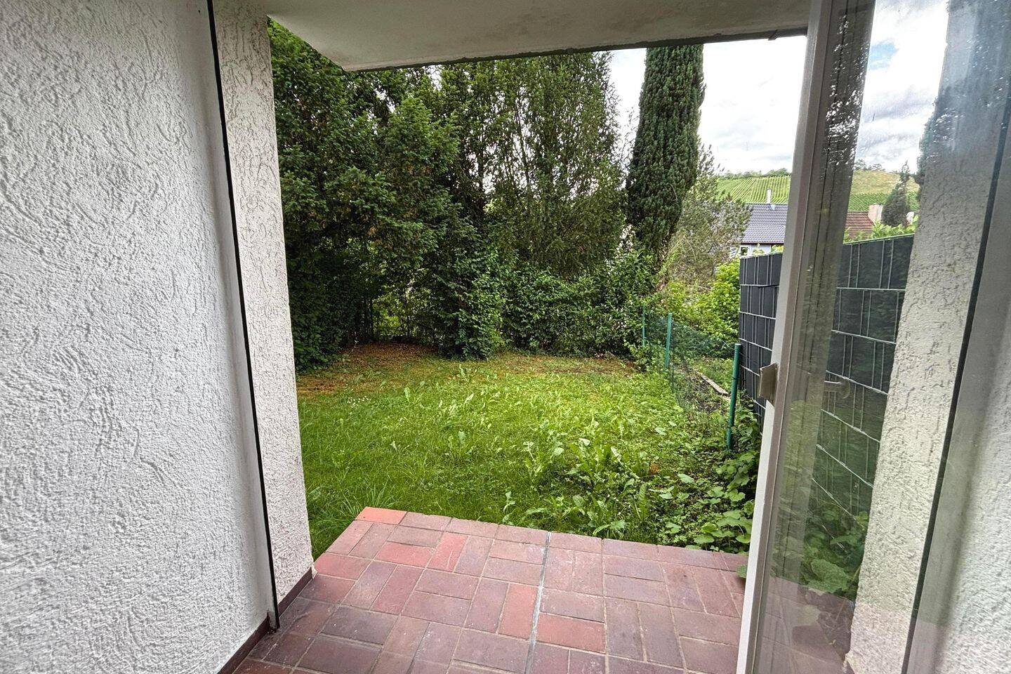 1-Zimmer-Eigentumswohnung mit großem Garten in ruhiger Lage von Stuttgart-Hedelfingen, 70329 Stuttgart (Hedelfingen Obertürkheim Rohracker Uhlbach)