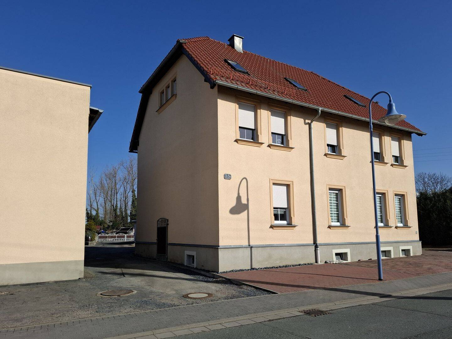 Kleineres Mehrfamilienhaus in gefragter Lage, 1612 Glaubitz
