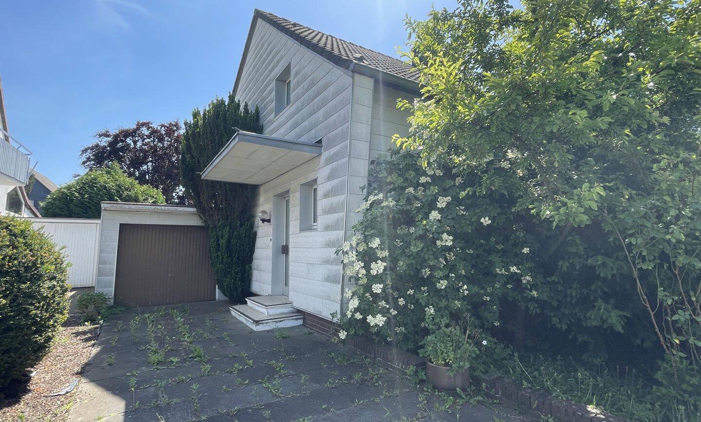 Freistehendes Einfamilienhaus mit großzügigem Grundstück, 50374 Erftstadt