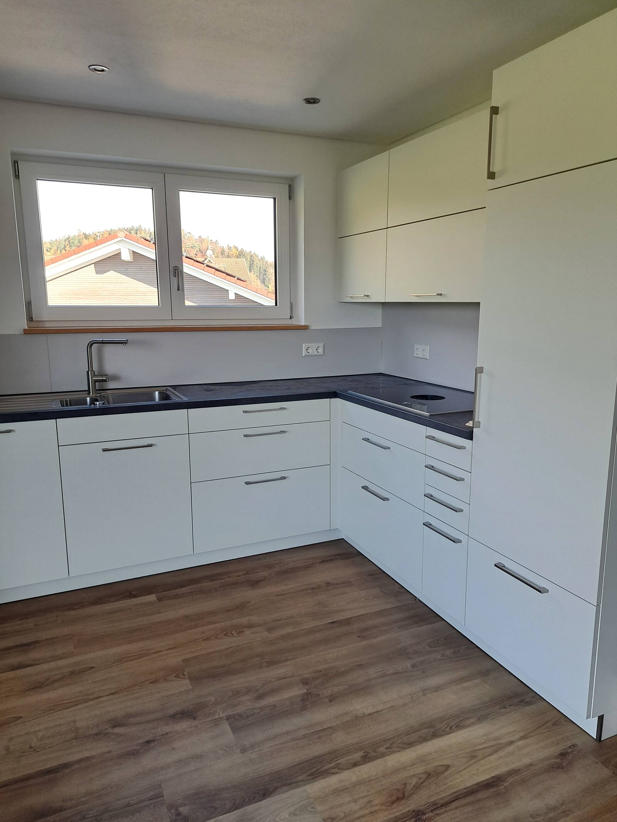 Neue 4-Zimmer-Wohnung mit gehobener Innenausstattung und Einbauküche in Lindau zur Miete, 88131 Lindau (Bodensee)