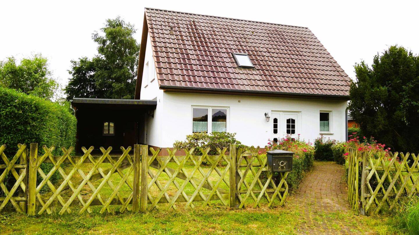 Ein Haus zum Ankommen – mit Blick auf den kleinen See, 19205 Veelböken