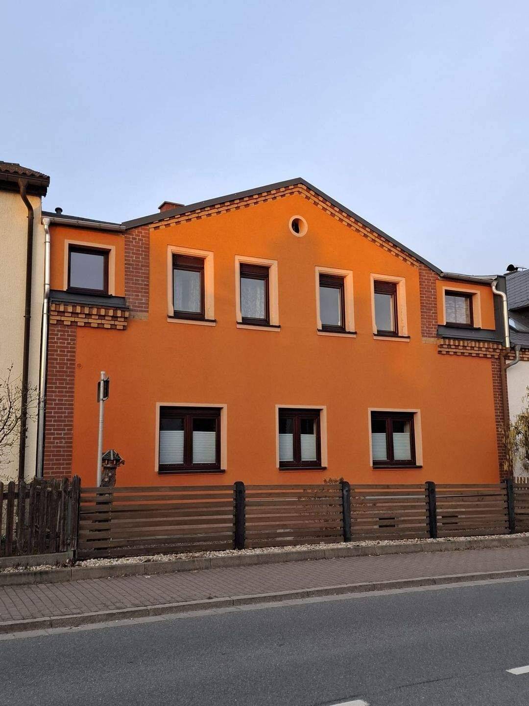 Großzügiges Einfamilienhaus mit Pool und hochwertiger EBK, 8209 Auerbach/Vogtl.