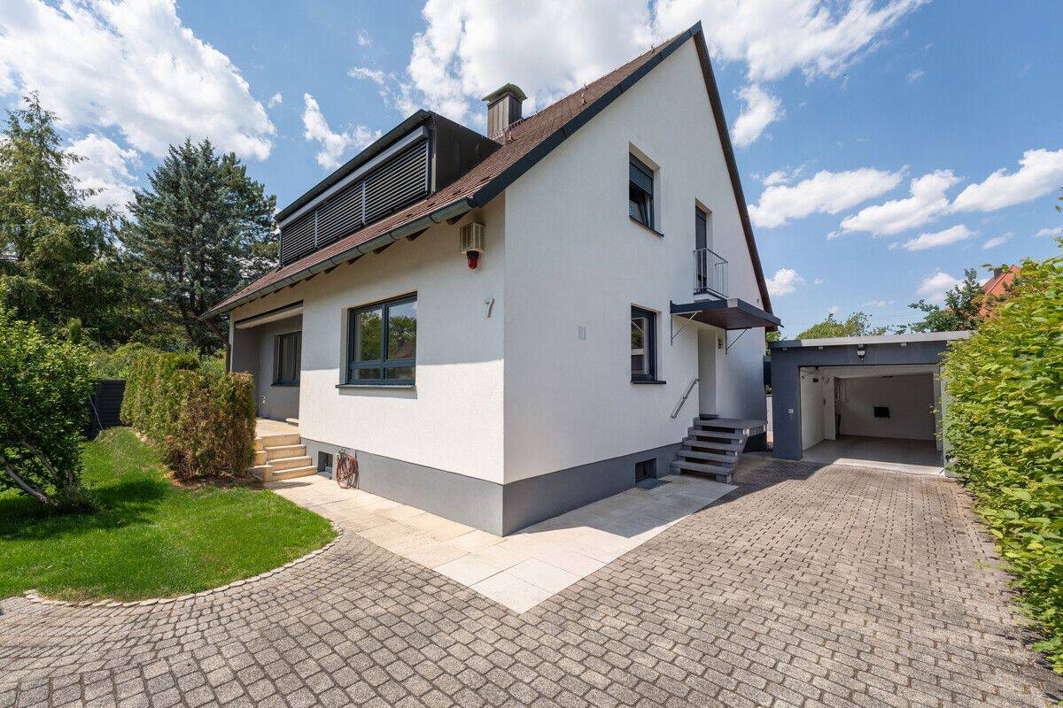 Gemeinsam wohnen, getrennt leben – Modernes Zweifamilienhaus mit Doppelgarage und Garten, 90482 Nürnberg (Freiland Laufamholz Mögeldorf Rehhof Unterbürg)