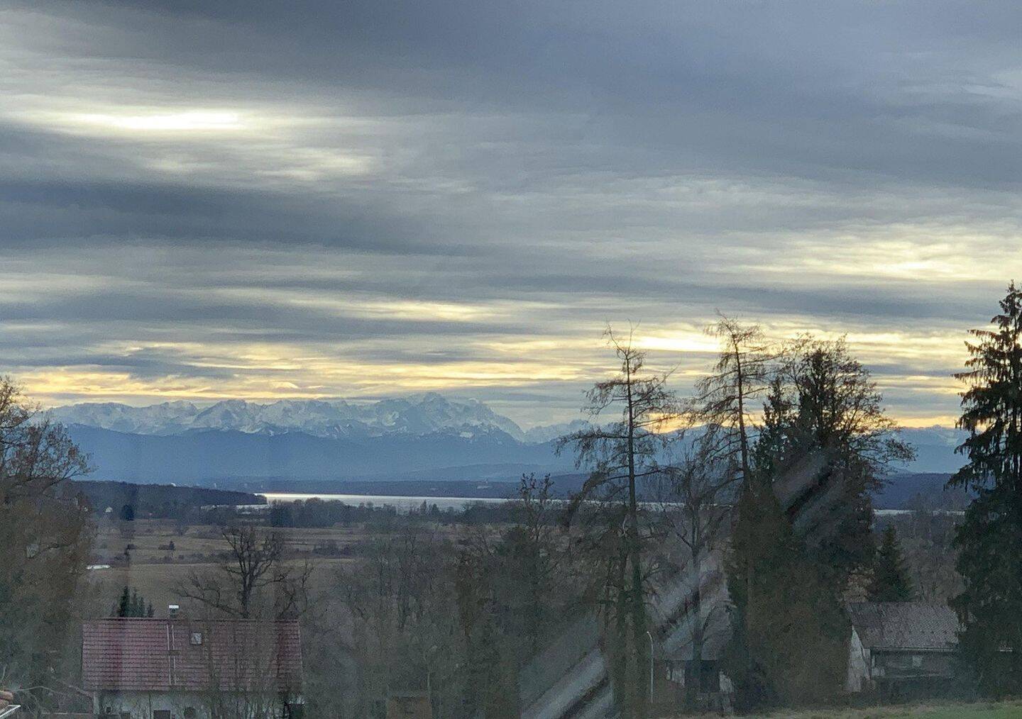 Haus in sehr ruhigem Villenviertel von Kottgeisering mit Blick zu den Alpen und dem Ammersee, 82288 Kottgeisering