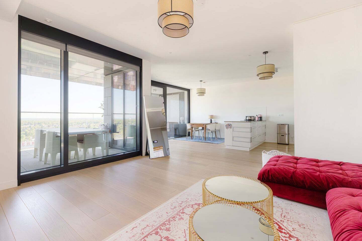 Tower Living im Henninger Turm –  Exklusive 4-Zimmer-Wohnung im 21.  Obergeschoss mit Panoramablick, 60599 Frankfurt am Main (Oberrad Sachsenhausen)