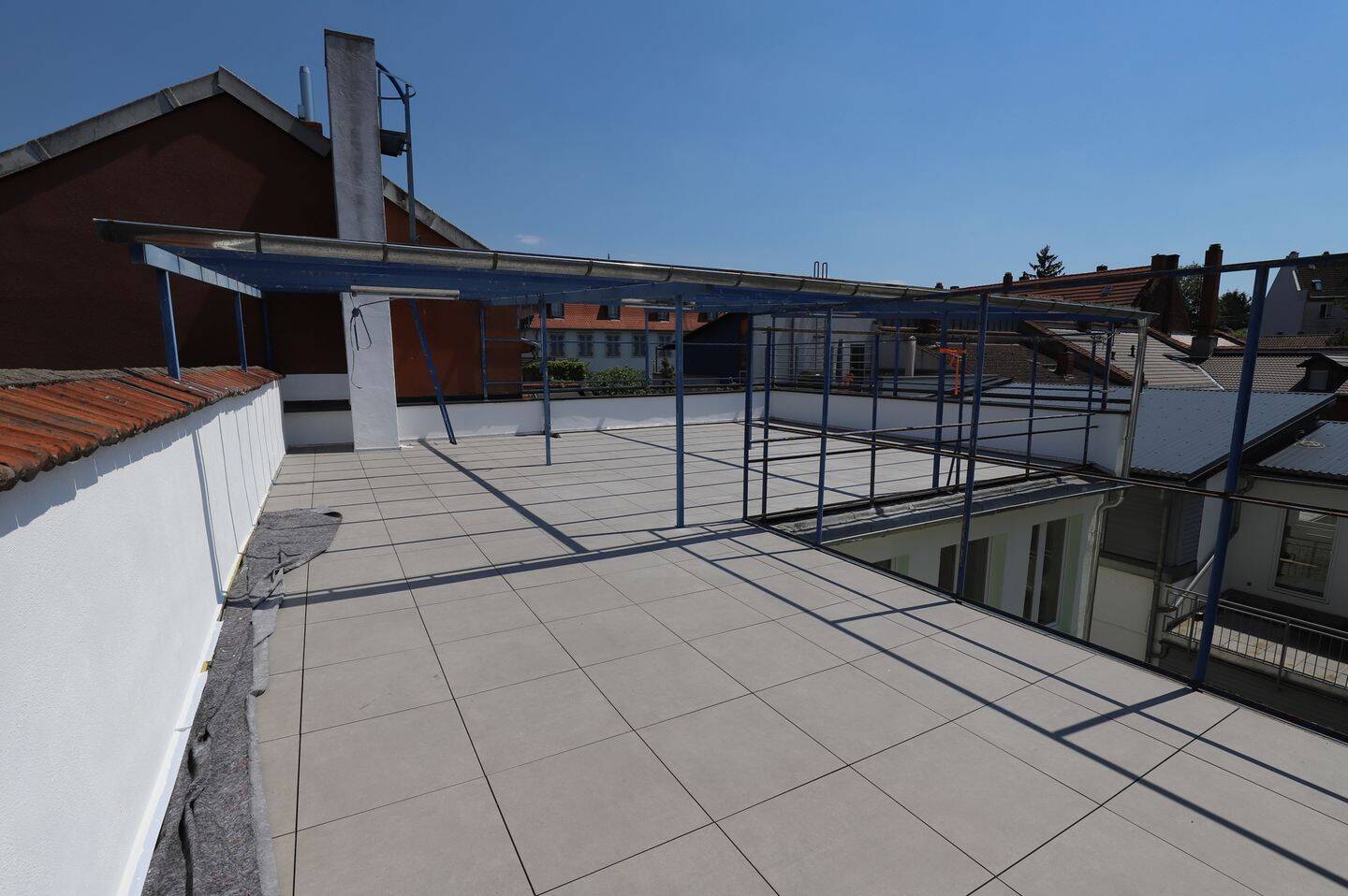 Modernes Wohnen mit großer Dachterrasse – Erstbezug nach hochwertiger Kernsanierung in Bessungen