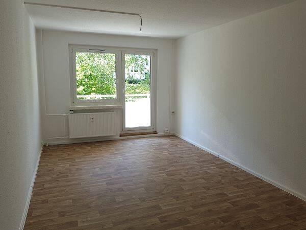 96 m² – zwei Balkone – große Küche mit Fenster – zwei Bäder, 9557 Flöha