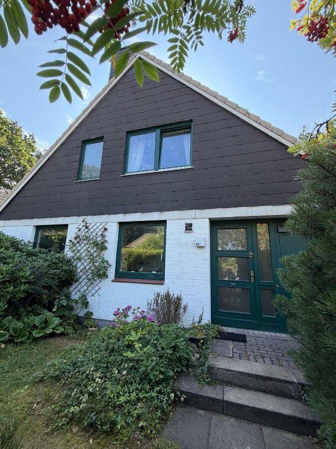 Architektenhaus mit großem Garten in begehrter Wohnlage von Hamburg-Poppenbüttel, 22399 Hamburg (Wandsbek Hummelsbüttel Lemsahl-Mellingstedt Poppenbüttel)