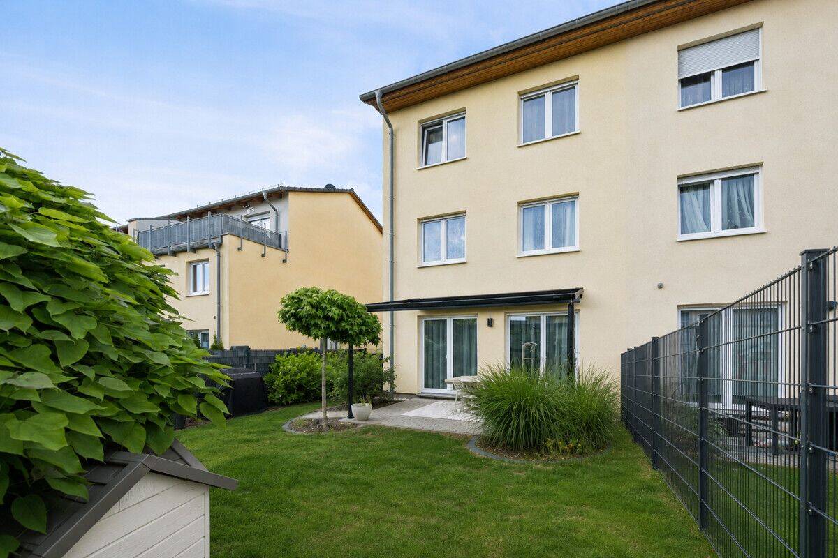 Provisionsfrei – Familienfreundliches Haus mit hochwertiger Ausstattung & sonniger Terrasse, 12524 Berlin (Treptow-Köpenick Altglienicke Kleingartenanlage Falkenbrunn 1)