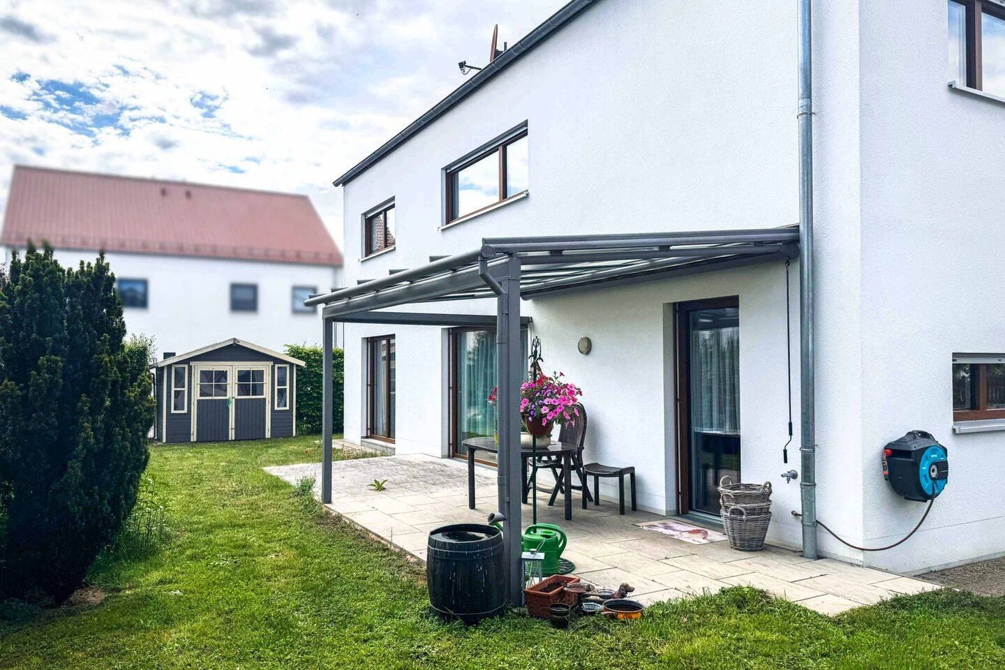 Modernes Einfamilienhaus mit Garten und Garage in familienfreundlicher Lage, 92342 Freystadt
