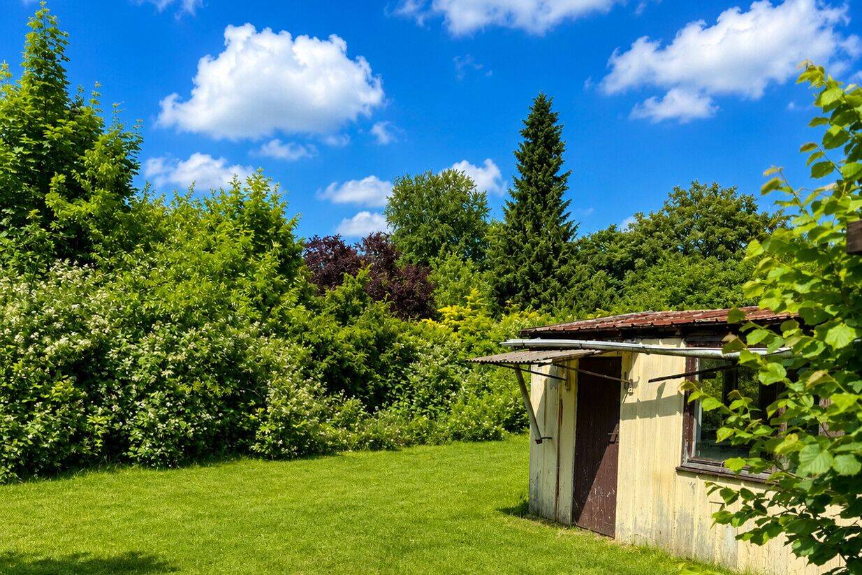 Exklusive Lage am Niendorfer Gehege! Baugrundstück mit Altbestand für Doppelhaus oder evtl. 2x EFH, 22527 Hamburg (Eimsbüttel Eidelstedt Lokstedt Stellingen)