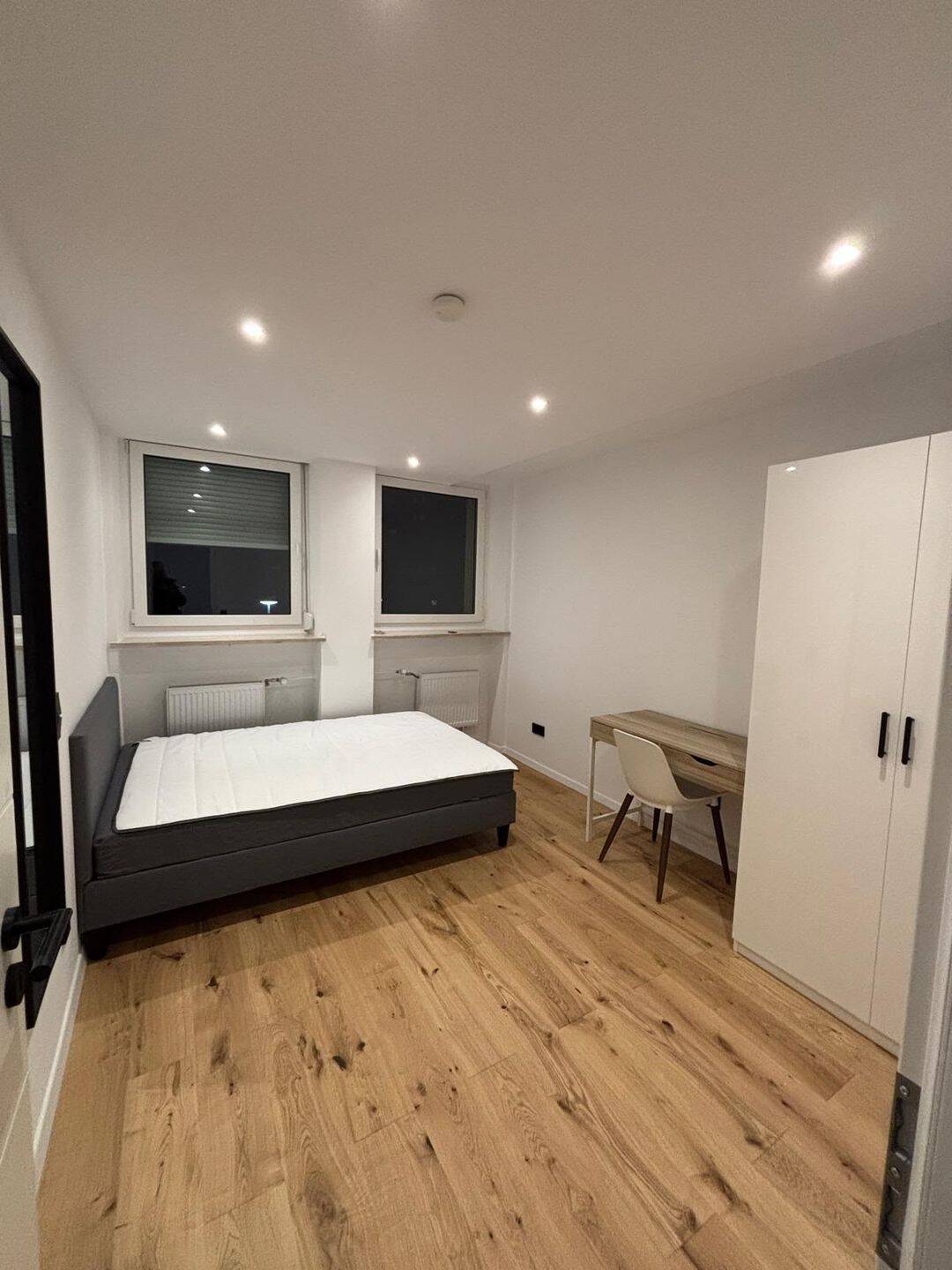 Top Lage + voll möbliert: WG-Zimmer bei Neuaubing, 81249 München (Allach-Untermenzing Aubing-Lochhausen-Langwied Pasing-Obermenzing)