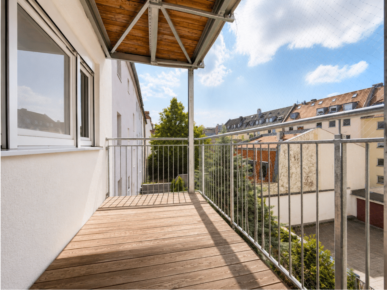 Gepflegt, modern, unkompliziert – sanierte 2- Zimmer-Wohnung mit Balkon, 90443 Nürnberg