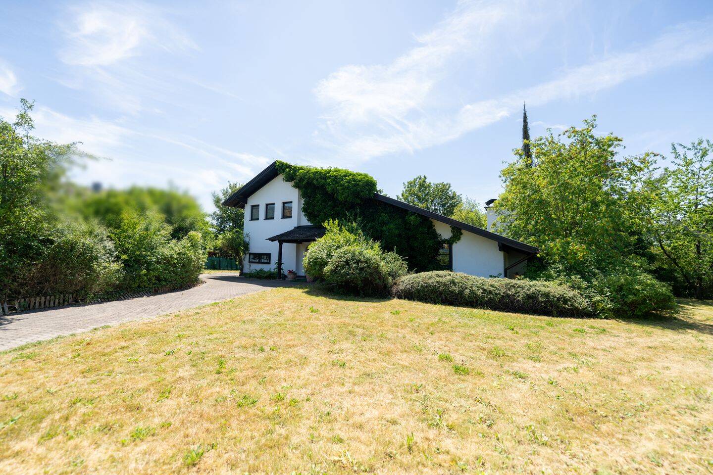 Großzügig wohnen in Neustadt! Villa im Landhausstil, 96465 Neustadt b. Coburg