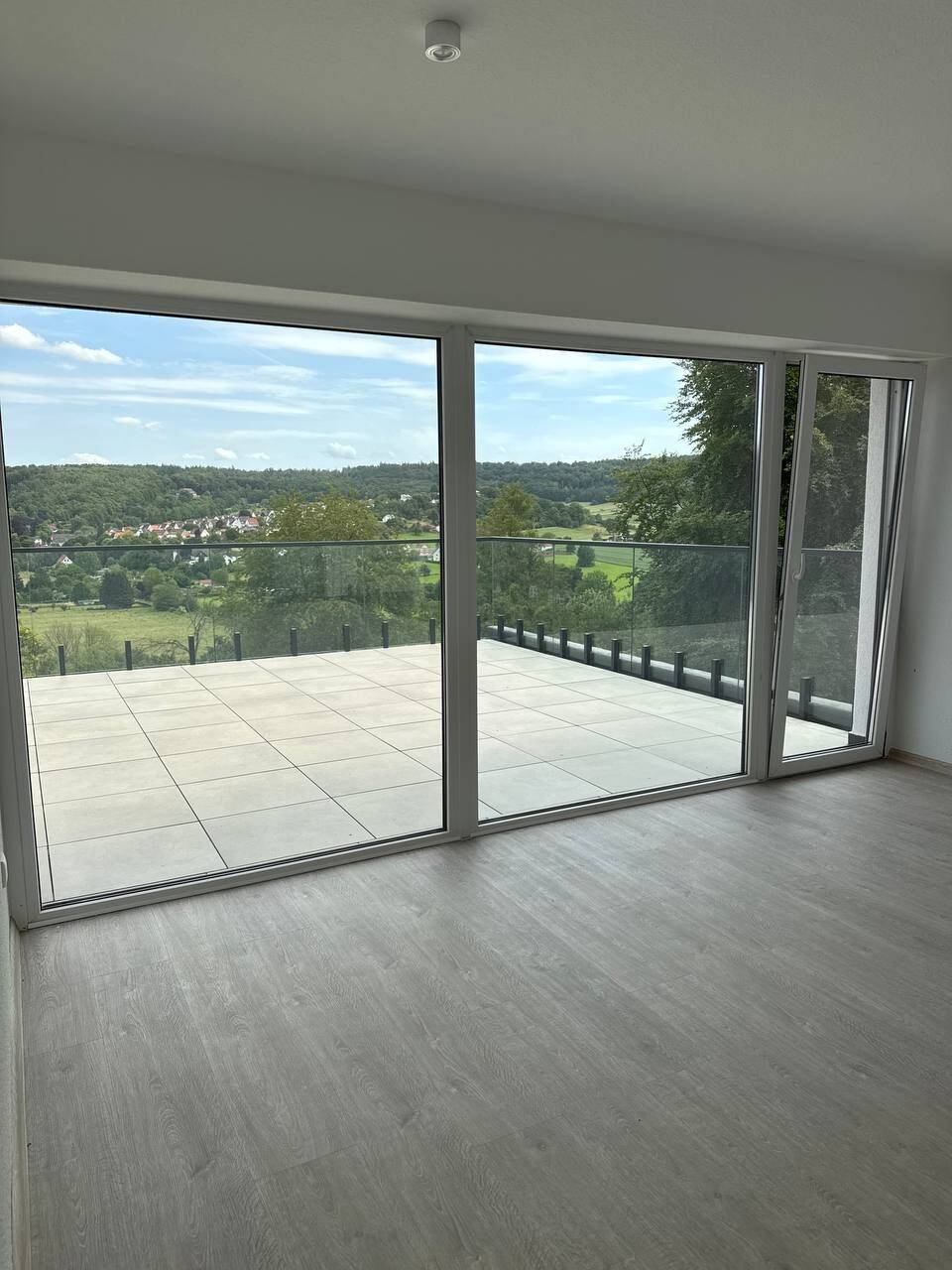 Moderne Neubauwohnung mit Panoramablick zu vermieten – 49 m², 34385 Bad Karlshafen