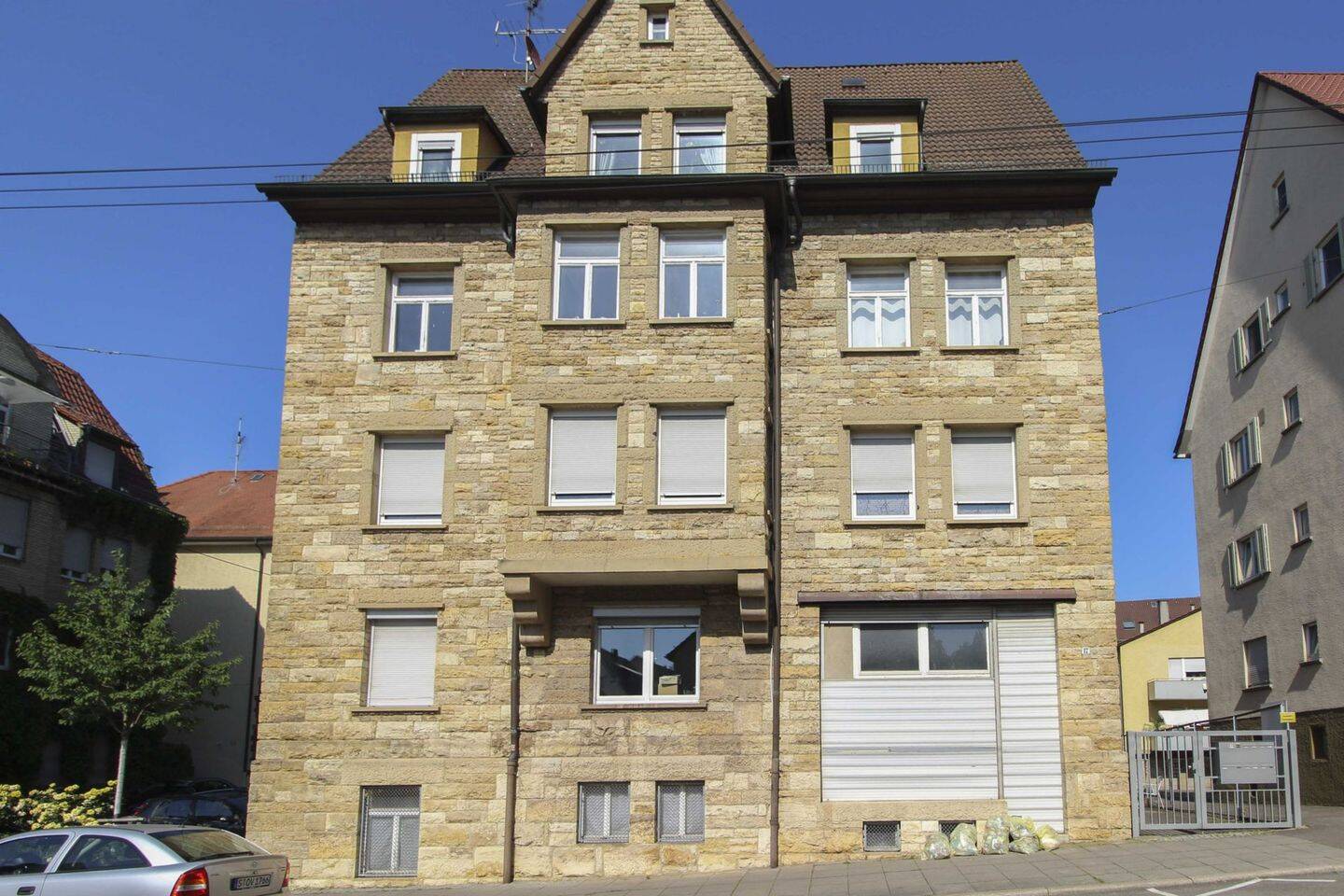 Großzügige 5-Zimmer-Wohnung in attraktiver Wohnlage, 70374 Stuttgart (Bad Cannstatt Sommerrain)