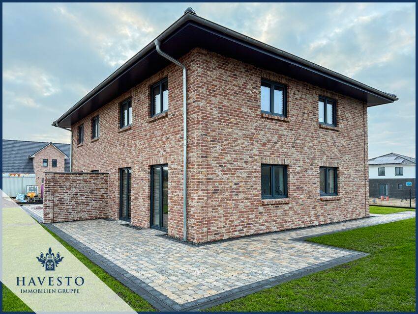 Erstbezug! KFW40 Neubau Doppelhaushälfte mit A+ Effizienz und Süd Ost Terrasse, 23701 Süsel