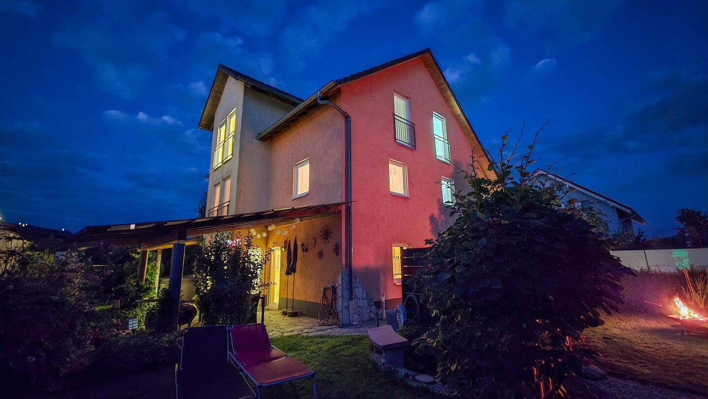 Repräsentatives Musterhaus mit großzügiger Betriebsleiterwohnung & gemütlichen Garten, 88085 Langenargen