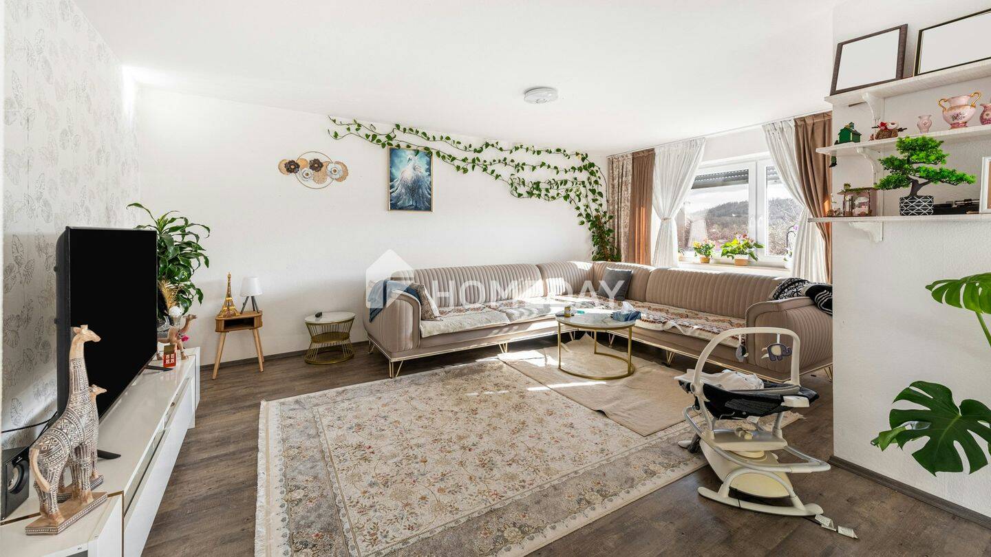 Lichtdurchflutete Etagenwohnung mit 3,5 Zimmern, Balkon, Garage und Stellplatz, 74523 Schwäbisch Hall