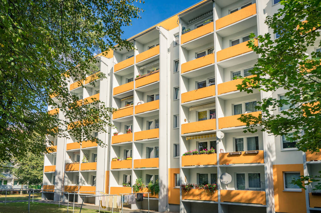 Balkonwohnung mit offener Küche, 9119 Chemnitz (Helbersdorf Kapellenberg Kappel Zentrum)