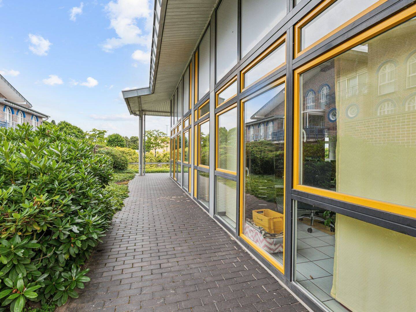 Stilvolle Immobilie mit Entwicklungspotenzial zum Einfamilienhaus, 47495 Rheinberg