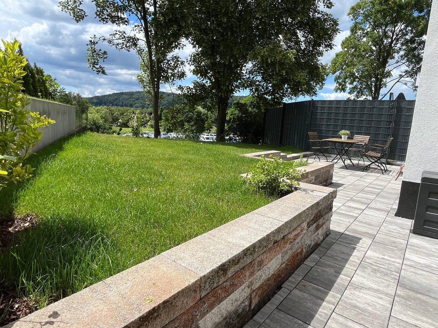 Helles Reihenendhaus mit Garten & Terrasse – Neuwertig, 64739 Höchst i. Odw.