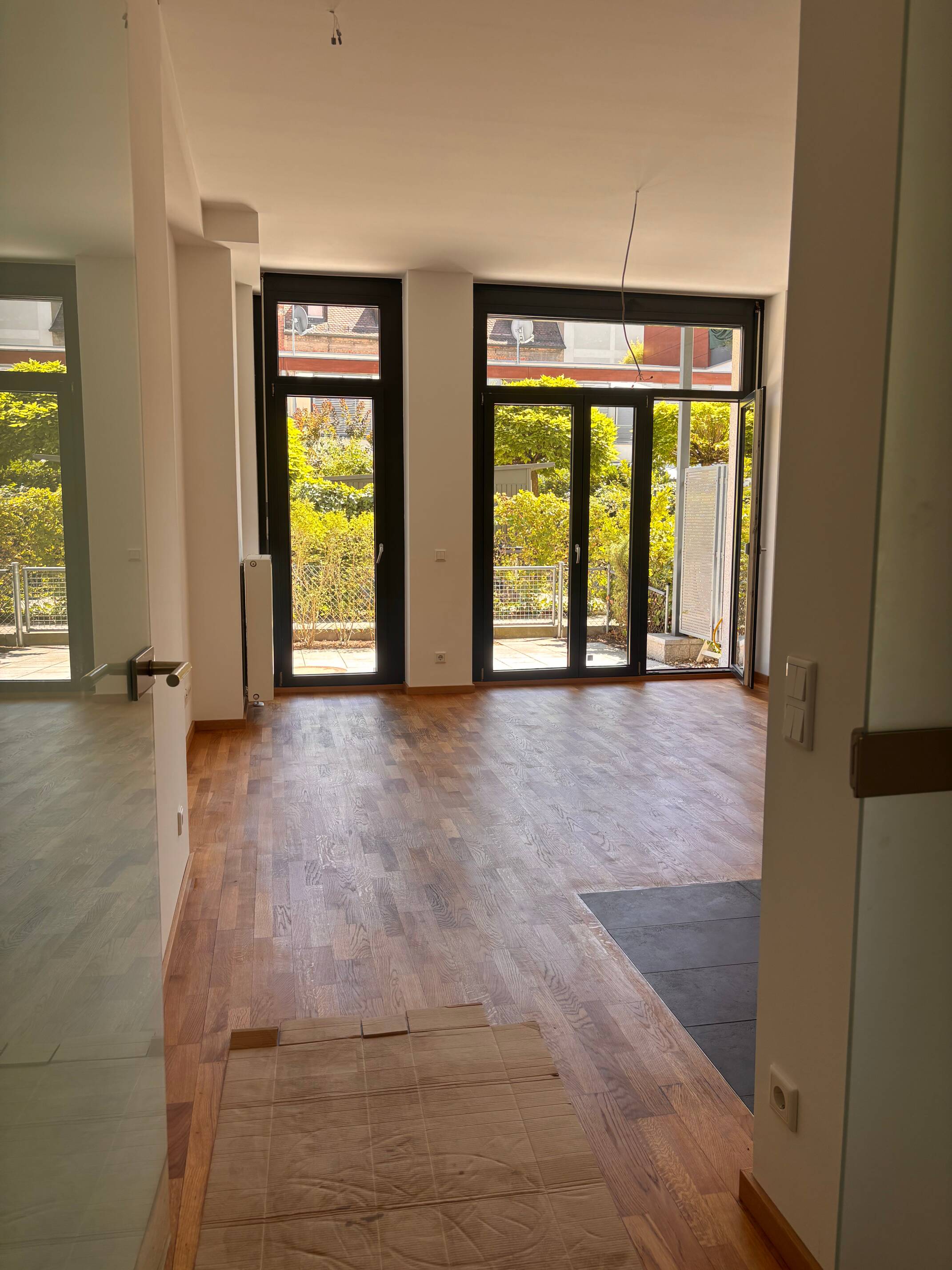 Frisch renovierte 2-Zimmer-Gartenwohnung mit Terrasse und hohen Räumen in Gostenhof, 90429 Nürnberg