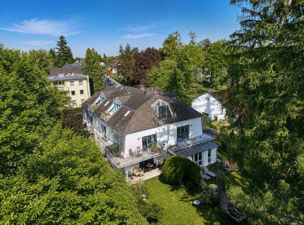 Schöne Maisonette-Dachgeschosswohnung in einem kleinen Mehrfamilienhaus mit nur 6 Einheiten in Solln, 81479 München (Thalk. Obersendl.-Forsten-Fürstenr.-Solln)