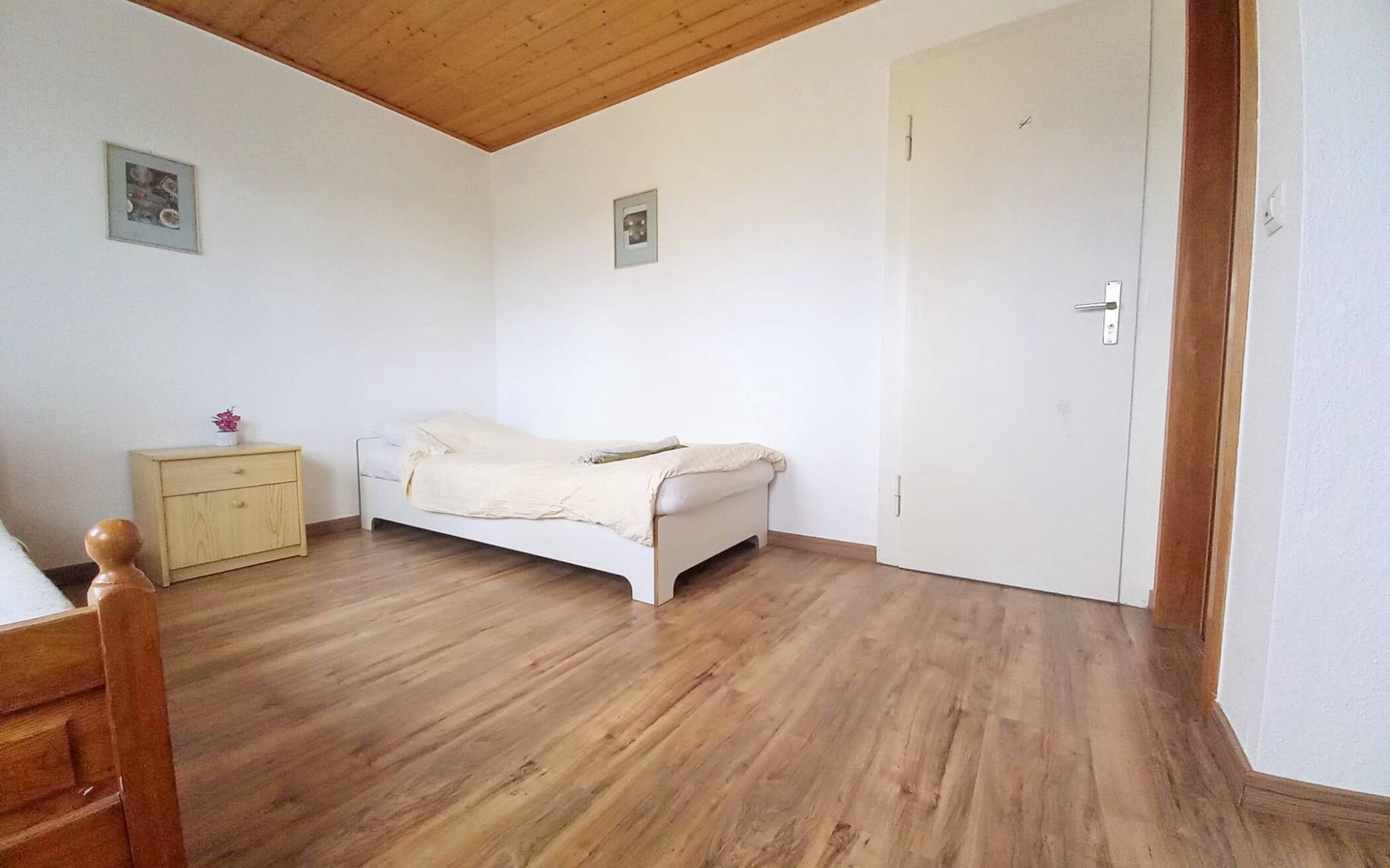 Pension in Korntal Zimmer übernachten und Wohnen auf Zeit, 70825 Korntal-Münchingen