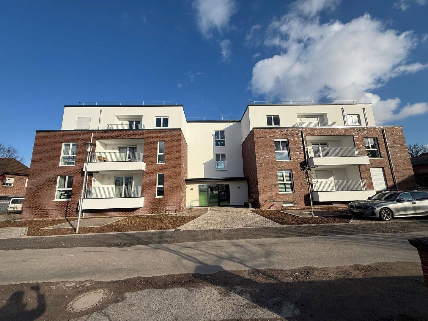 Moderne 4-Zimmer-Wohnung in Bramsche mit Balkon und Tiefgarage, 49565 Bramsche