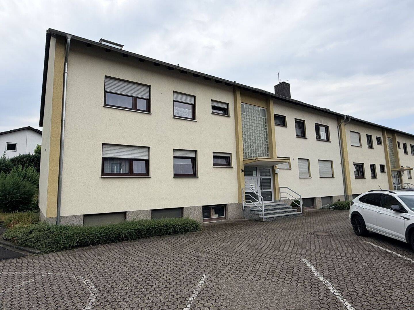 Hochwasserfrei & langfristig vermietet: Attraktive Eigentumswohnung in guter Wohnlage von Unkel, 53572 Bruchhausen