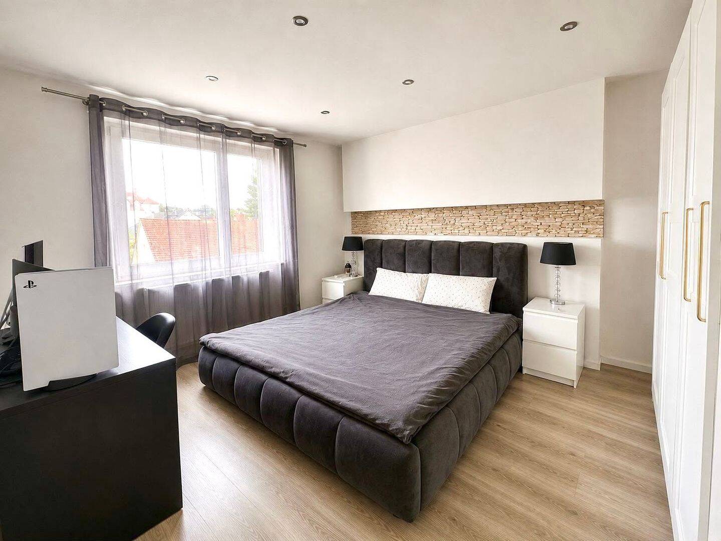 Attraktiv gelegene und gepflegte 3-Zimmer-Wohnung mit Balkon, 86167 Augsburg (Lechhausen)