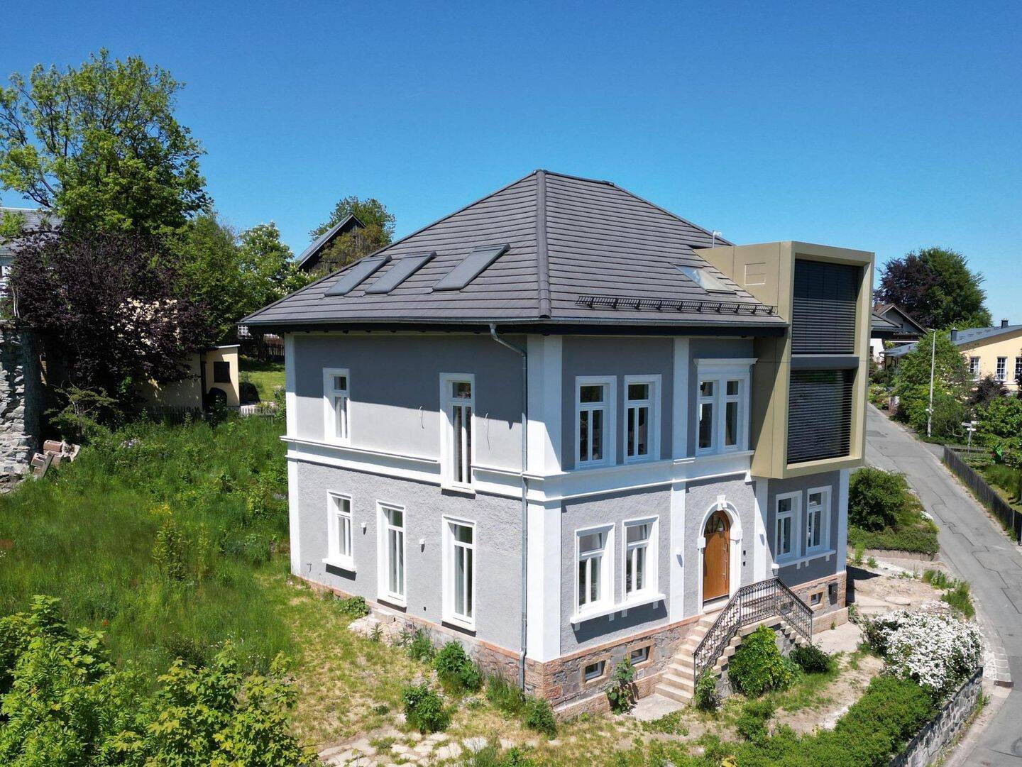 1895er Pfarrhaus. Heute pure Architektur., 95119 Naila
