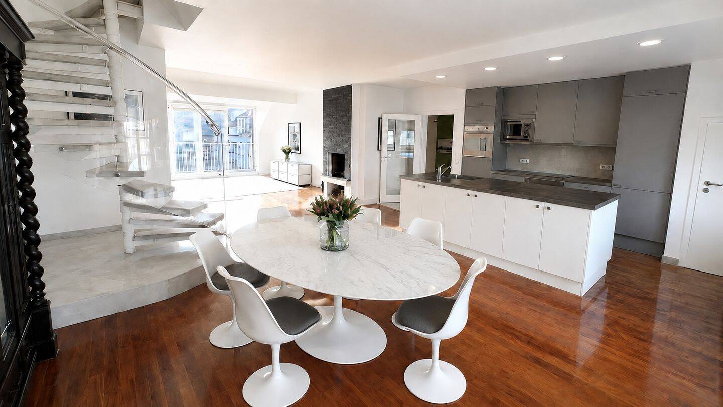 Maisonette-Wohnung mit direktem Fahrstuhlzugang und zwei Dachterrassen, 40476 Düsseldorf (Derendorf Golzheim Pempelfort)