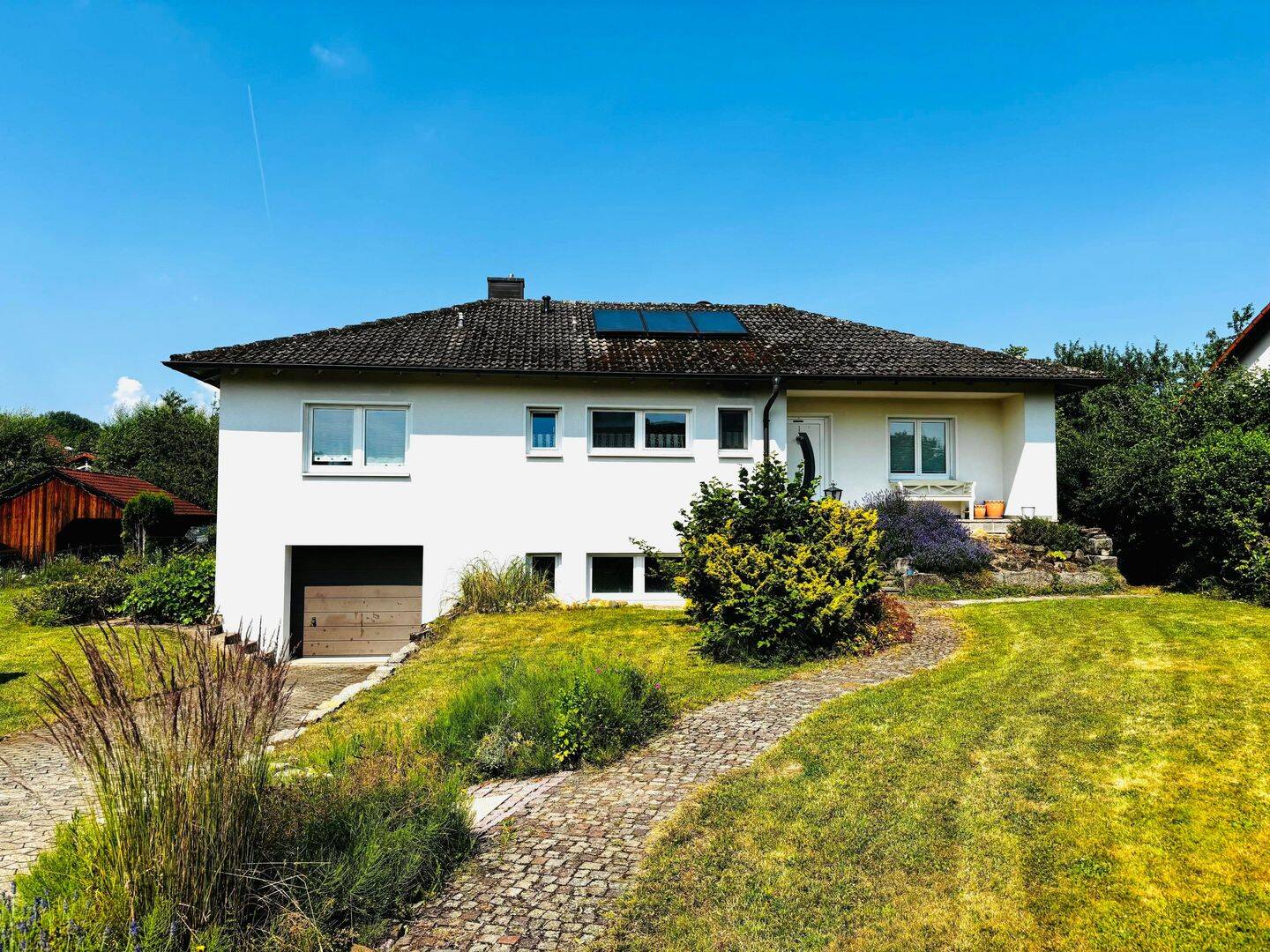 Traumhaus im Grünen: Familienparadies mit großem Garten und einer sofortigen Einzugsmöglichkeit ohne Renovierungsstress!, 97437 Haßfurt
