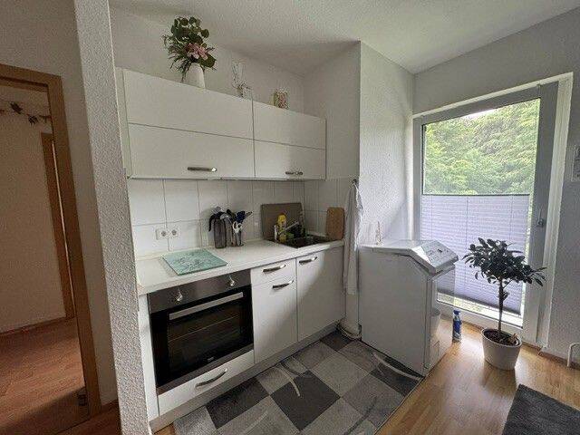Gemütliche 1-Zimmer-Wohnung mit großem separatem Schlafzimmer Nachmieter gesucht, 40599 Düsseldorf (Benrath Hassels Holthausen Reisholz)