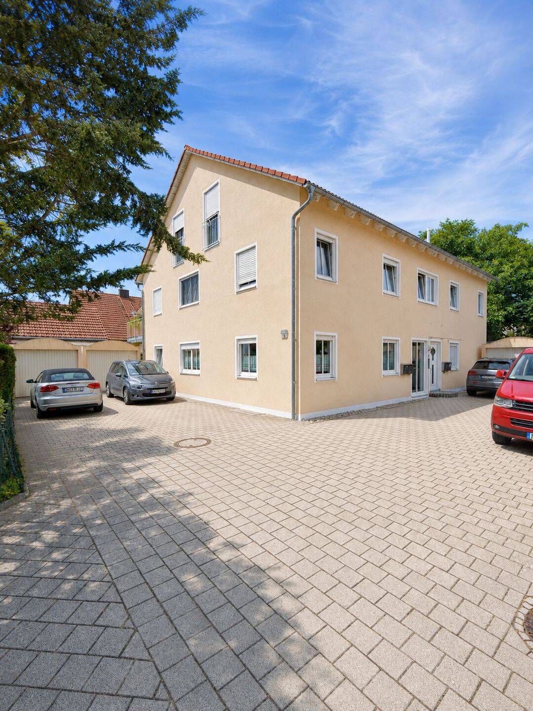 3-Zimmer-Wohnung über zwei Ebenen mit Garten und Garage – Ingolstadt-Zuchering