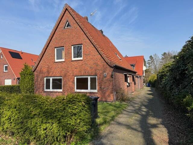 2 Einfamilienhäuser mit 3 Einheiten auf 2.285 m² Grundstück, 26655 Westerstede