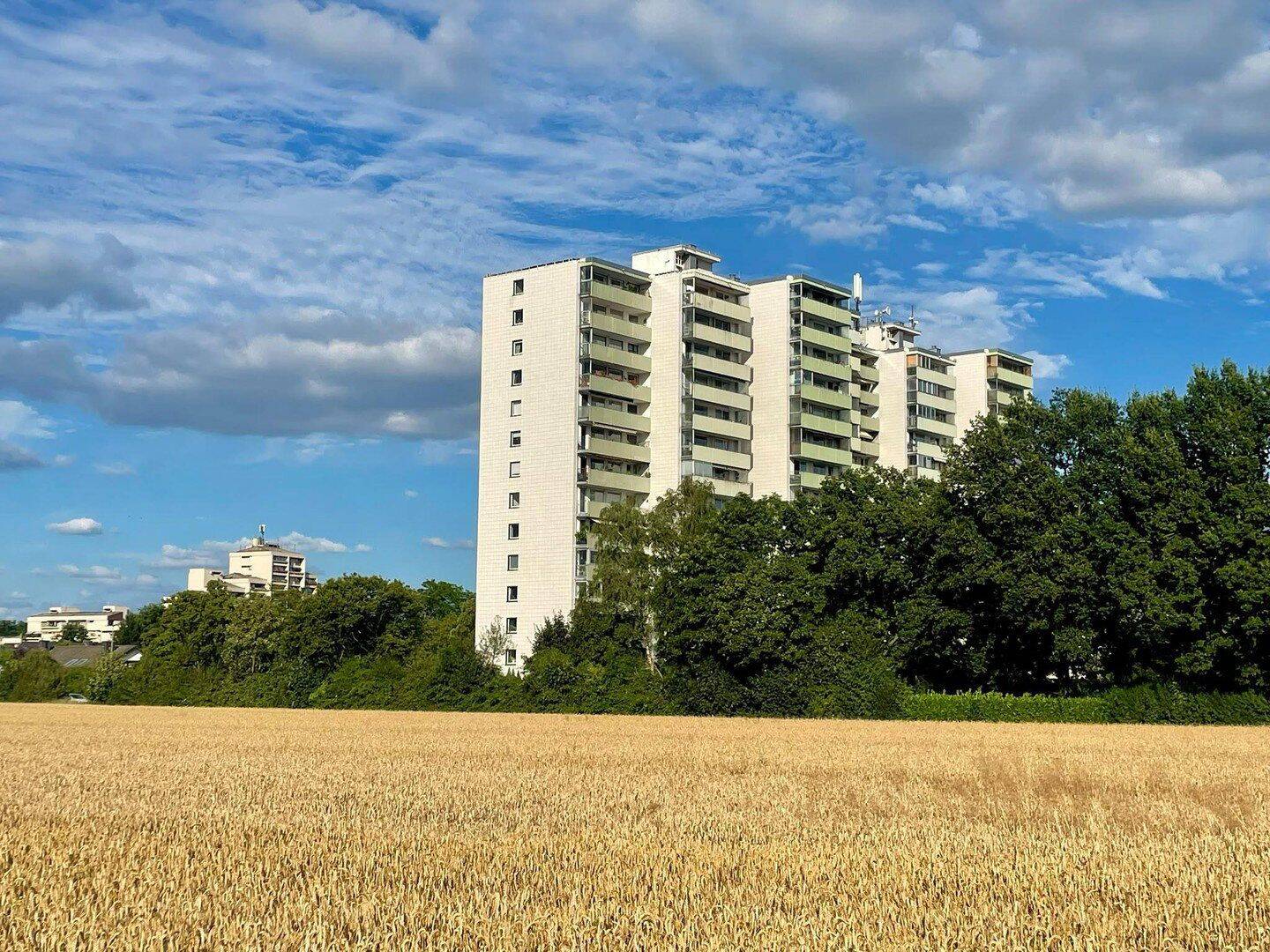 Sanierte 3-Zimmer-Wohnung mit Balkon & Blick ins Grüne auf den Kaarster See, 41564 Kaarst