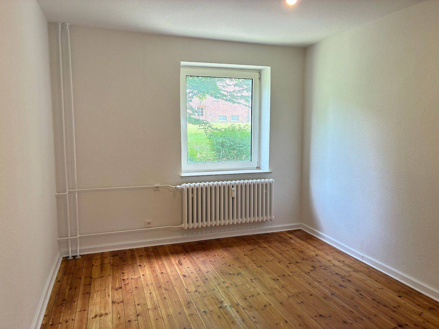 Erdgeschosswohnung mit schickem Dielenboden!, 24149 Kiel (Neumühlen-Dietrichsdorf)