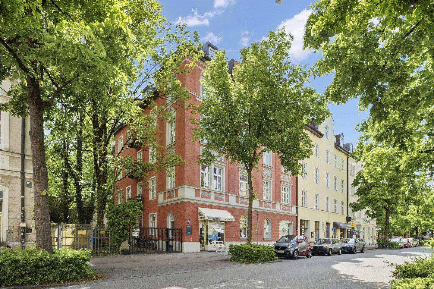 Schönstes Schwabing -kernsanierte DG-Wohnung in denkmalgeschütztem Altbau