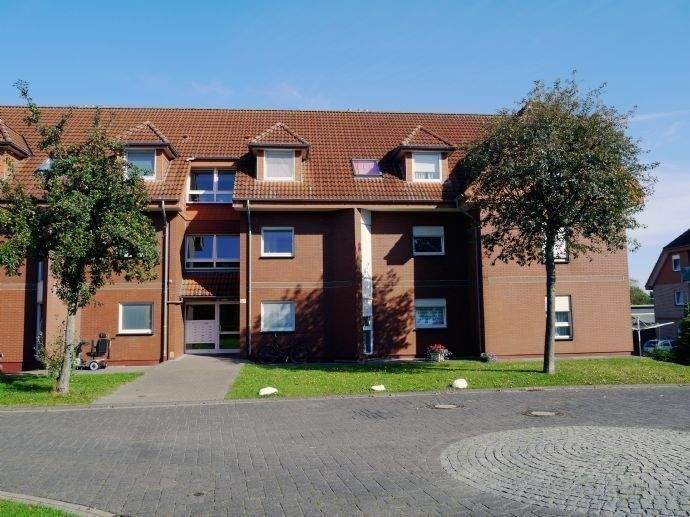 Ideal für Singles oder Paare: Schöne 2-Zimmer-Wohnung im Obergeschoss mit Balkon und Einbauküche, 27624 Geestland