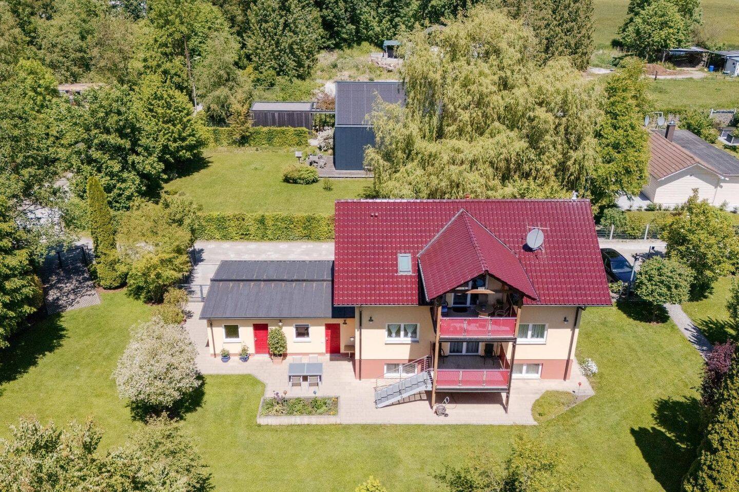 Sonniges Landhaus mit weitläufigem Garten, 81249 München (Allach-Untermenzing Aubing-Lochhausen-Langwied Pasing-Obermenzing)