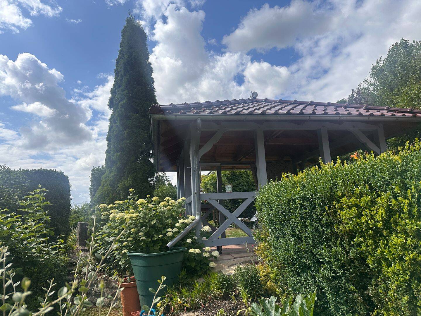 freistehendes Einfamilienhaus mit Garten, Pavillon, beheizbarem Pool & Garage in Bickenriede, 99976 Anrode
