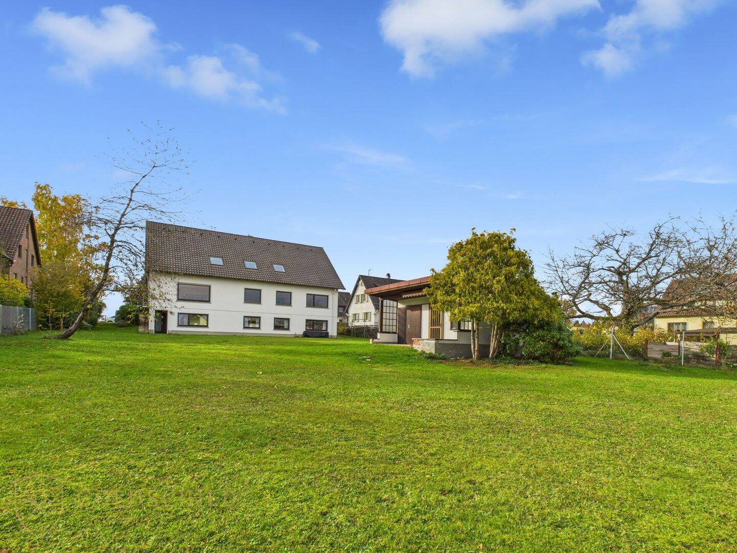 Großzügiges 2-Familienhaus mit Einliegerwohnung: Hauptwohnung & ELW sind frei!, 75328 Schömberg