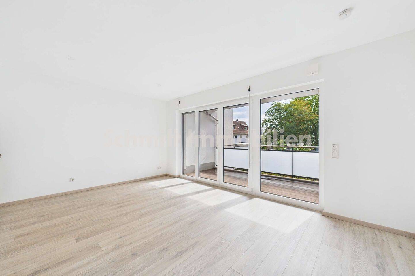 3-Zimmer-Wohnung mit Loggia, Balkon und TG-Stellplatz. Zentral in F-Griesheim, 65933 Frankfurt am Main (Griesheim)