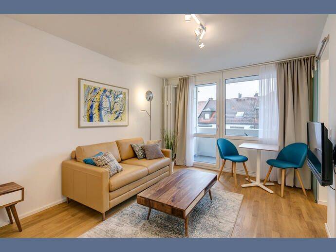 Möbliert: Modernes Apartment in günstiger Lage, 80807 München (Milbertshofen-Am Hart Schwabing-Freimann)