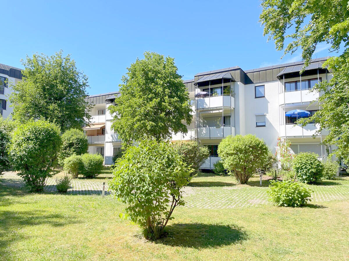Renovierte 39 m² Süd-Balkon-Whg. + 18 m² Hobbyraum mit Bad & Küche direkt drunter, ruhige Gartenlage, 80997 München (Allach-Untermenzing Moosach Pasing-Obermenzing)