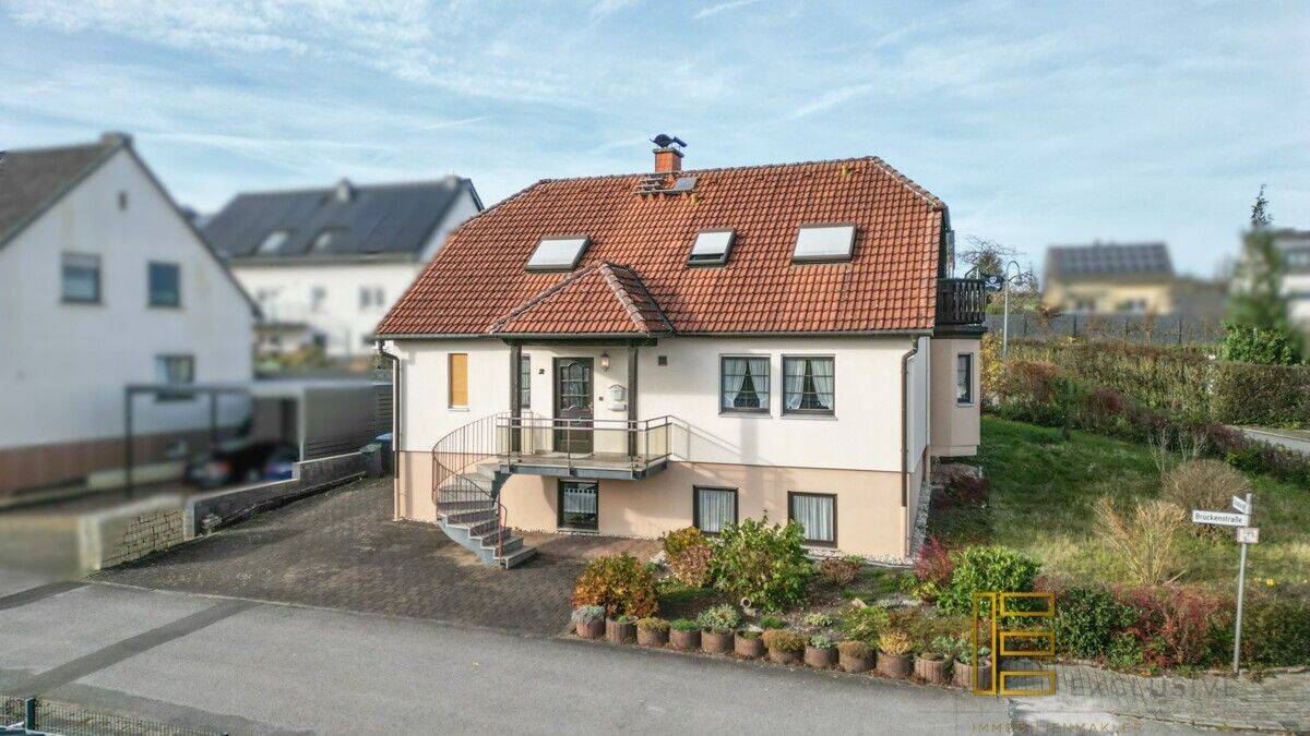 Großzügiges Einfamilienhaus/Mehrgenerationenhaus in toller Lage von Pellingen. Ideal für Lux Pendler, 54331 Pellingen