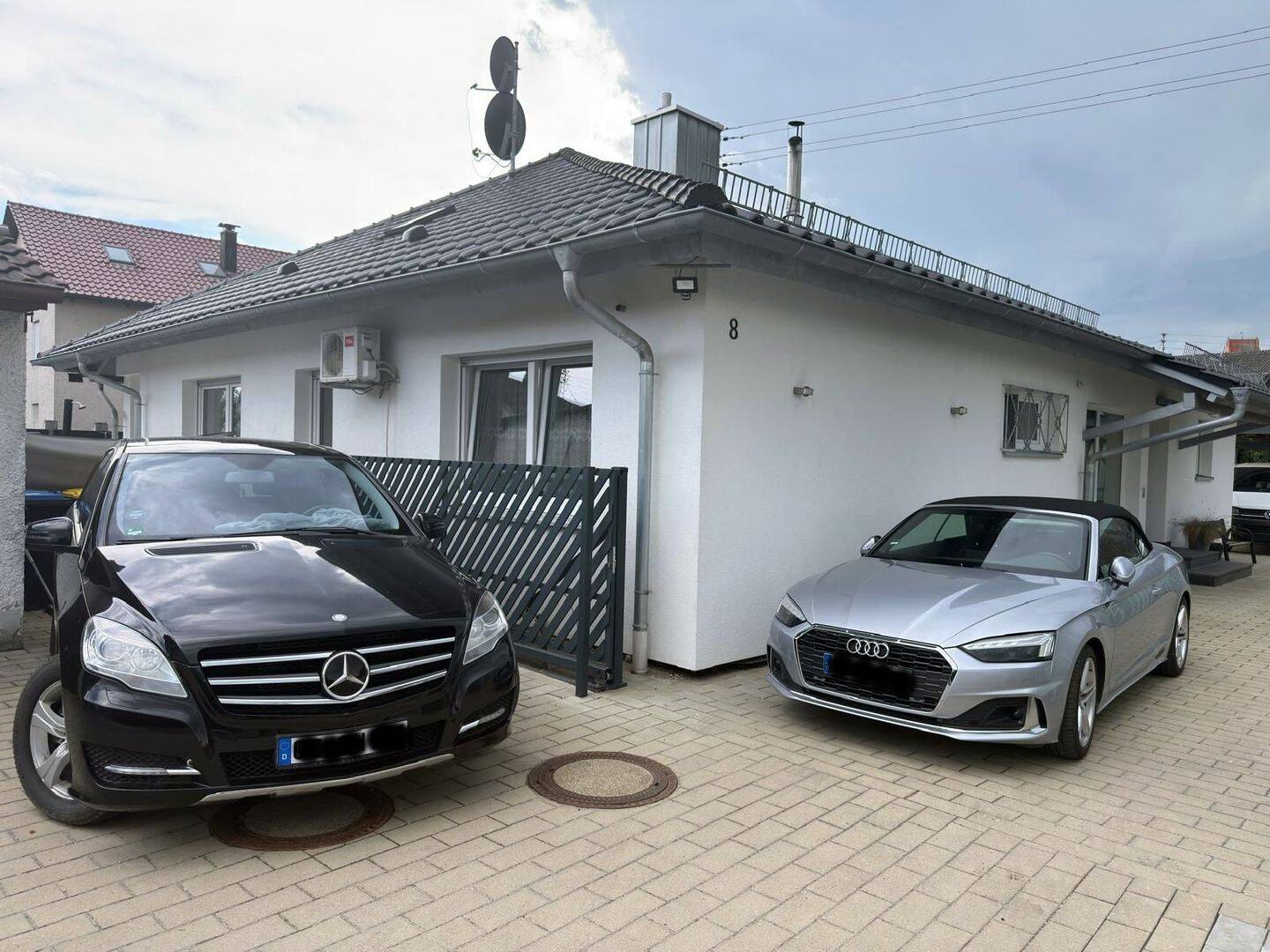 Einzigartiges Wohnjuwel in Bubesheim: Kernsanierter Luxus-Bungalow mit privater Pool-Oase, 89347 Bubesheim